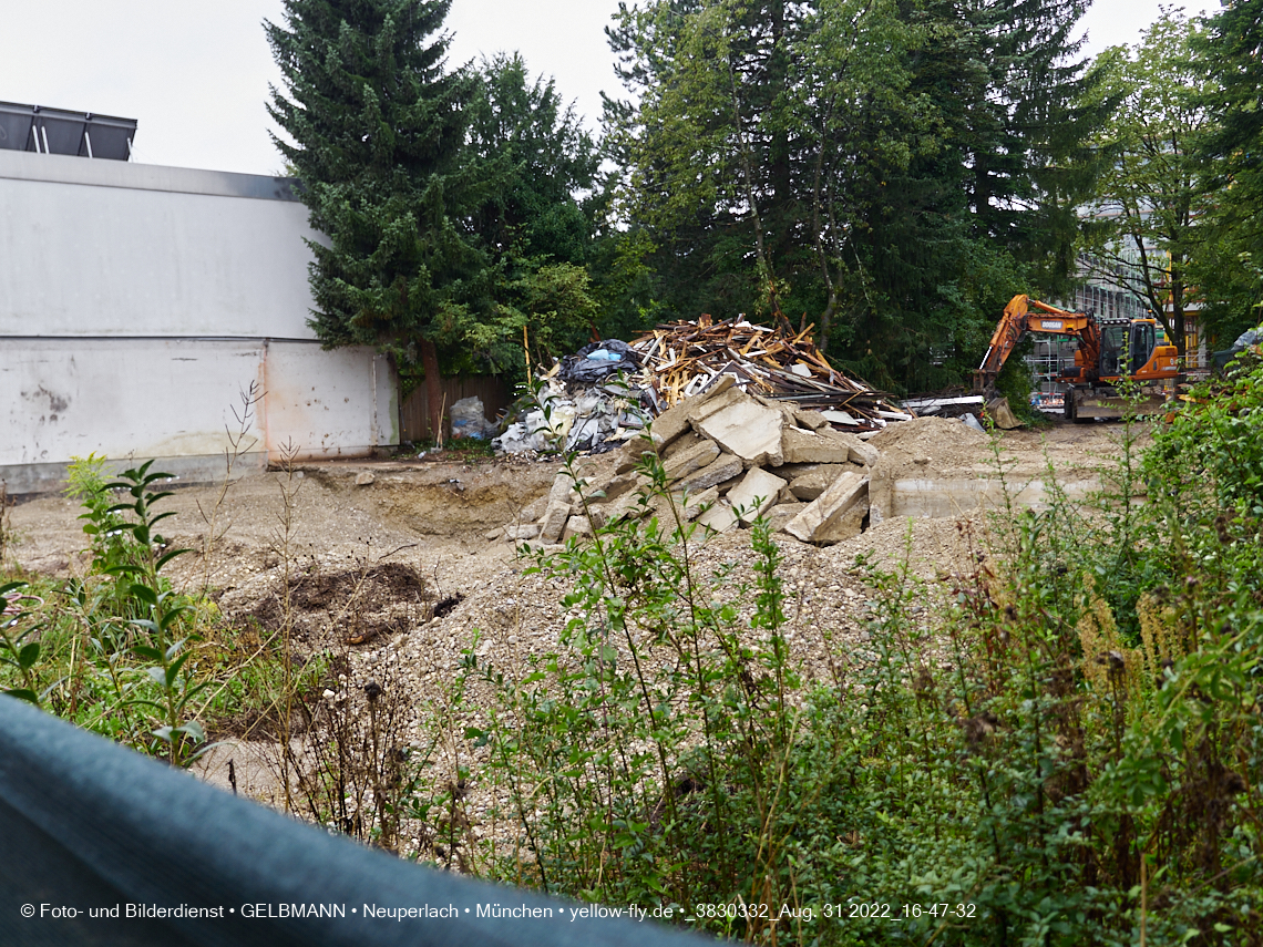 31.08.2022 - Baustelle an der Niederalmstraße 16 und Hugo-Lang-Bogen 13 in Neuperlach-Trudering